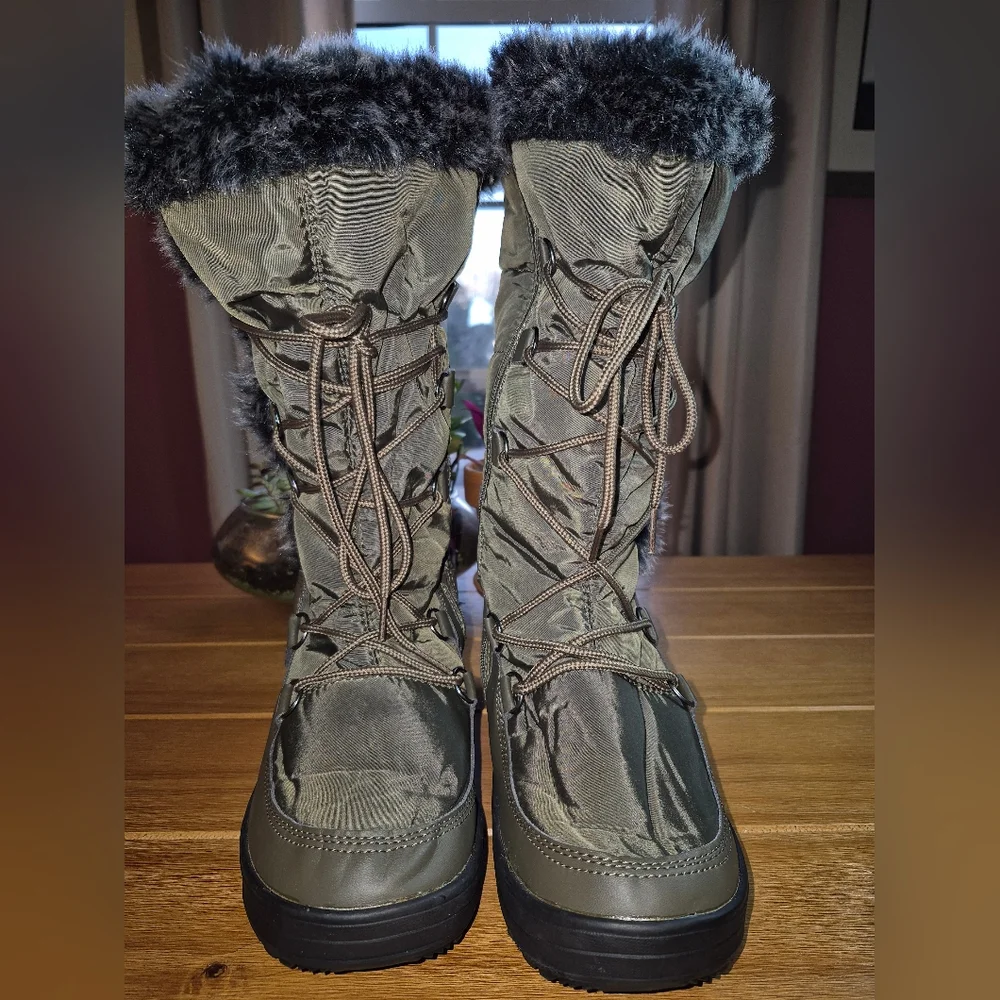 Nature Breeze DF72‎ Nylon Fur Trim Lace Up Boots - Size 7.5